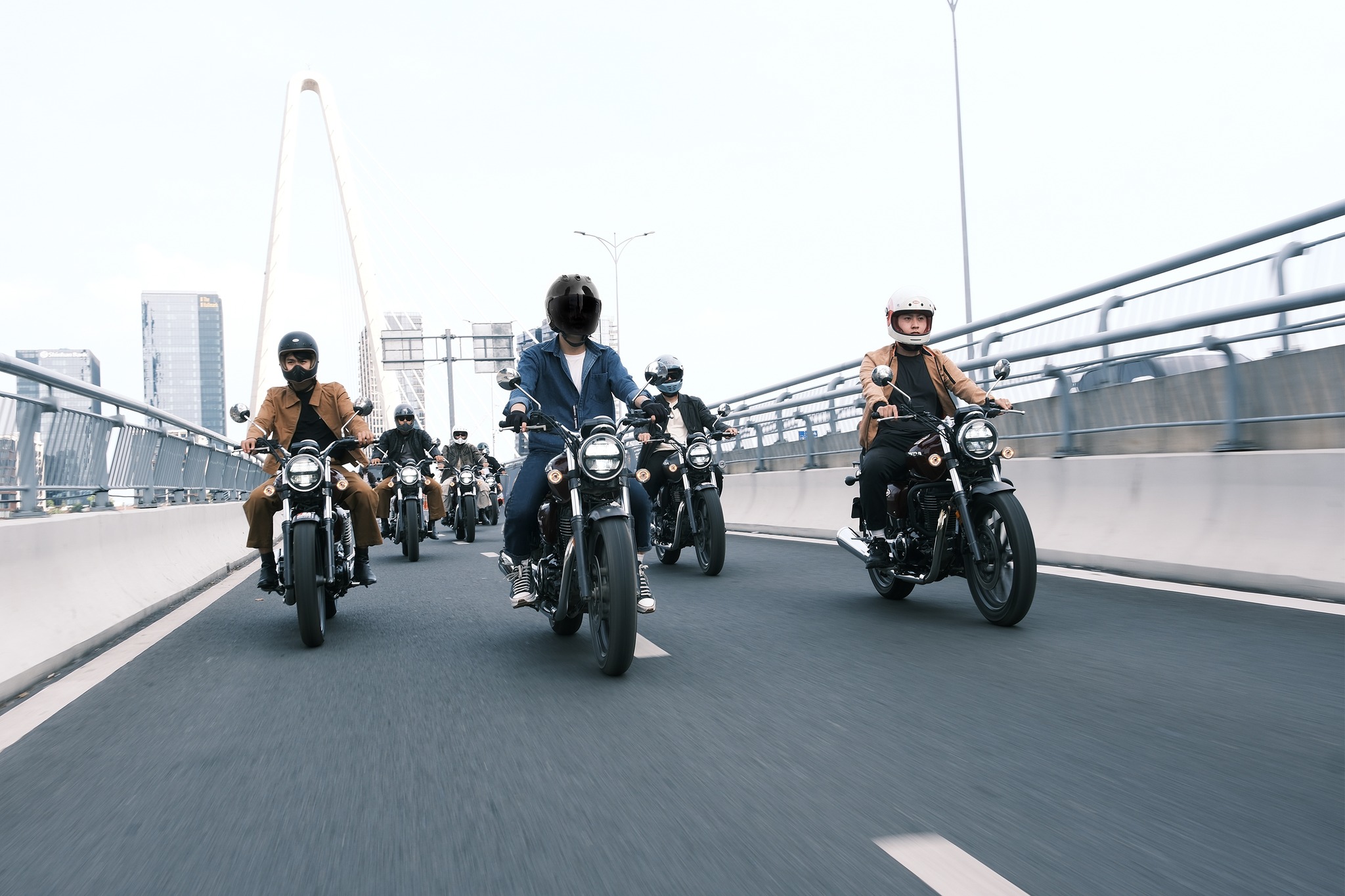 CB350 H'NESS DIỄU HÀNH SÀI GÒN - TRỌN CHẤT RIÊNG THỜI ĐẠI